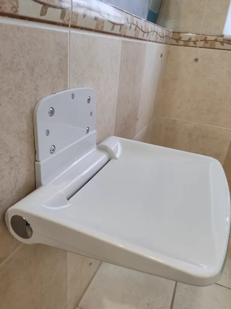 mistral-fali-zuhany-uloke_32858_img_20231207_095810